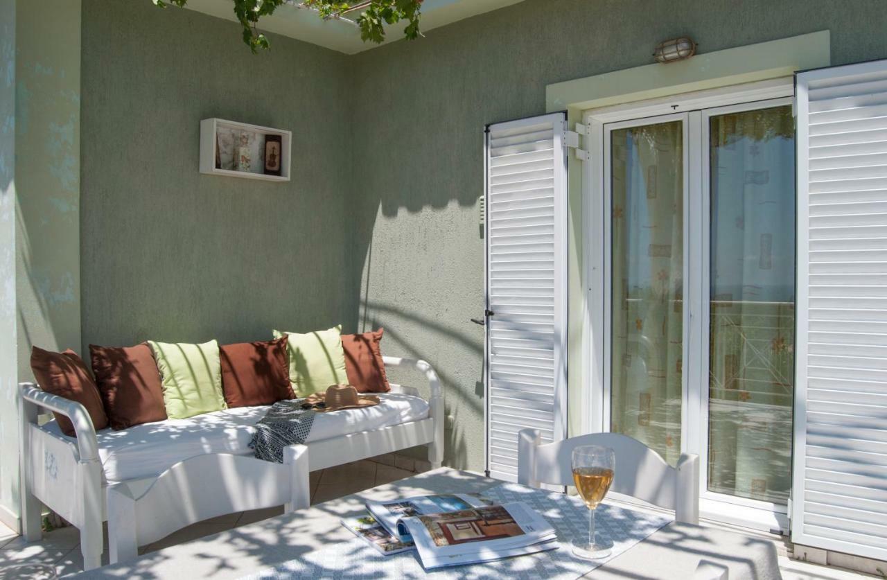 Fiora Villas トラペザキ エクステリア 写真